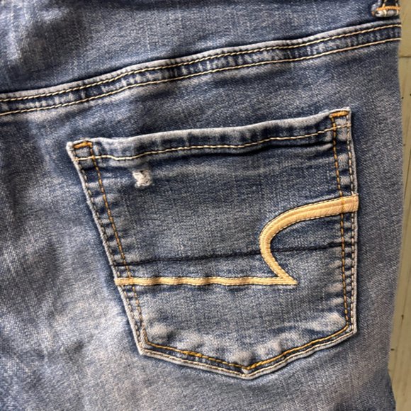 American Eagle Super Stretch Cutoff Shorts Size 6 - Picture 10 of 15